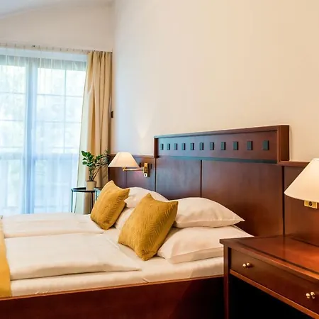 átrium Hotel 2*
