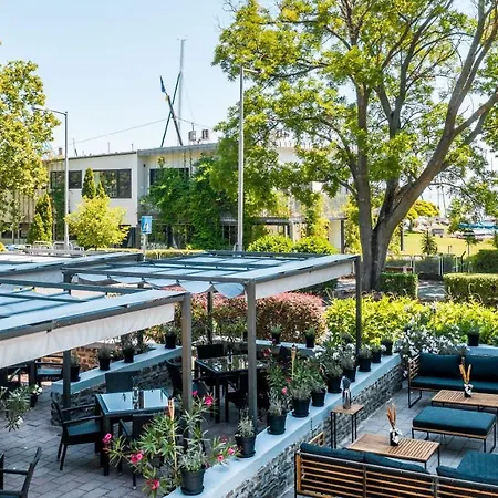 מלון Atrium טיהאני