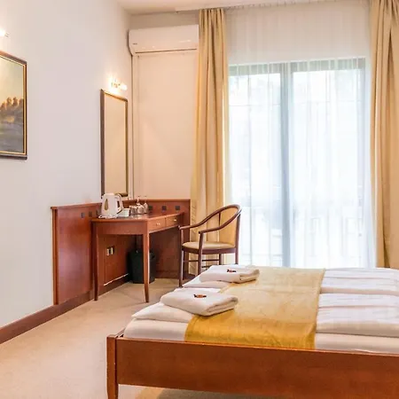 Ξενοδοχείο Atrium 2*