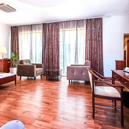 Atrium فندق