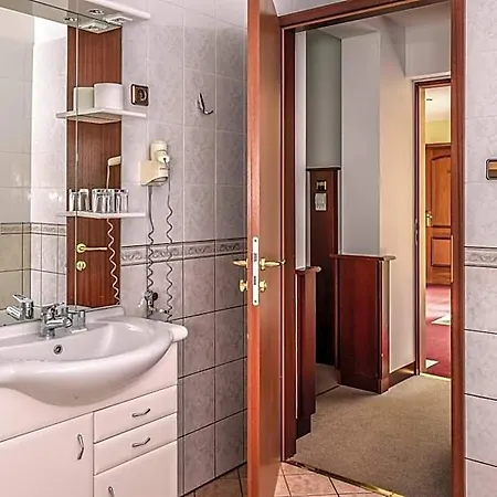 فندق Atrium 2*