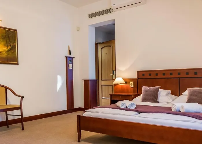 アトリウム ティハニ