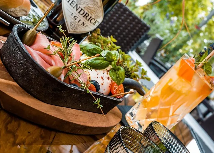 アトリウム 2* ティハニ